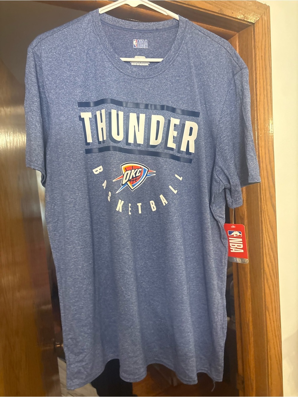 Brand new Men’s XL NBA Oklahoma City Thunder Blue Short Sleeve Tee with Logo